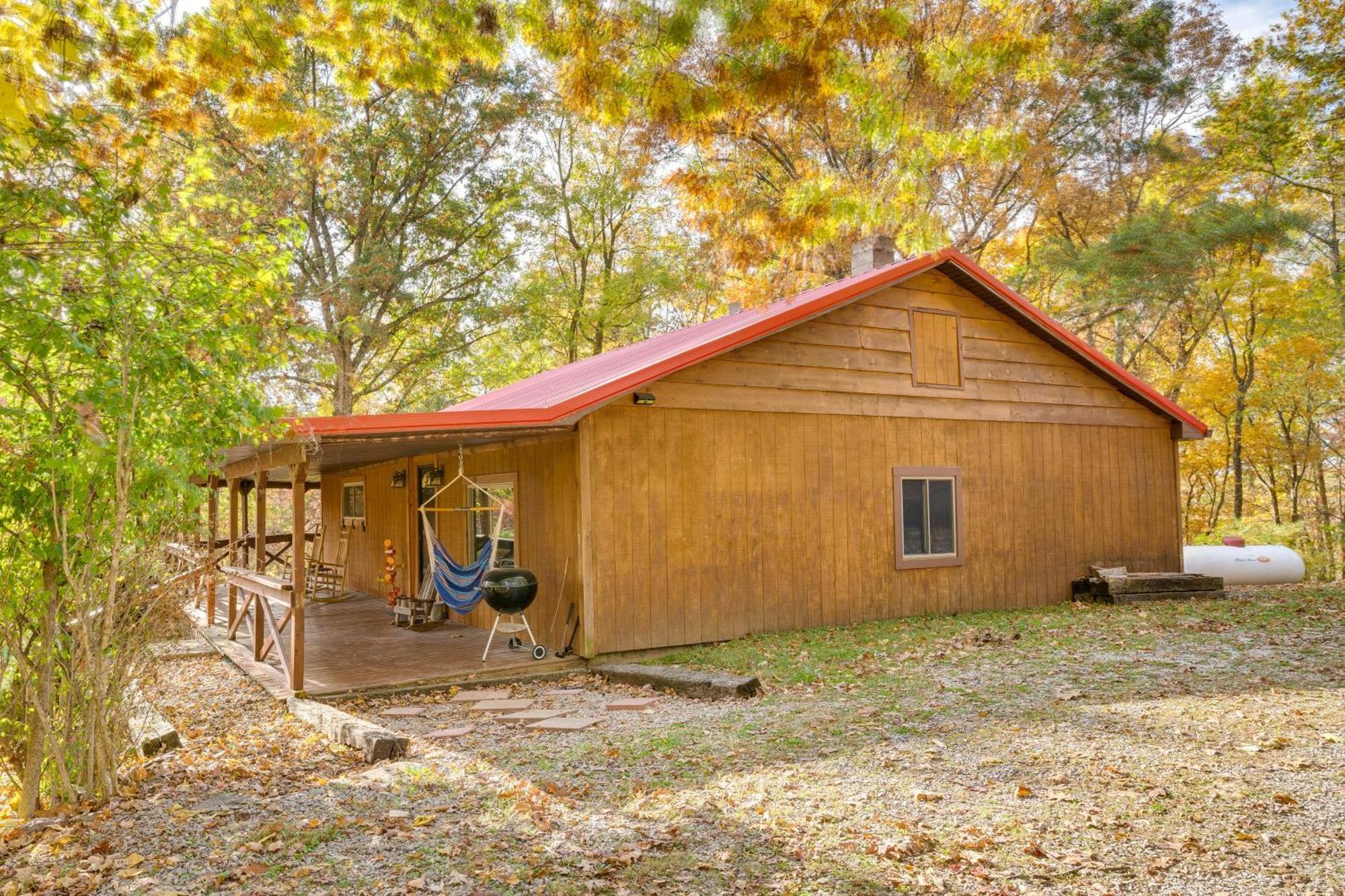 French Lick Getaway With Deck, Grill And Fire Pit!别墅 外观 照片
