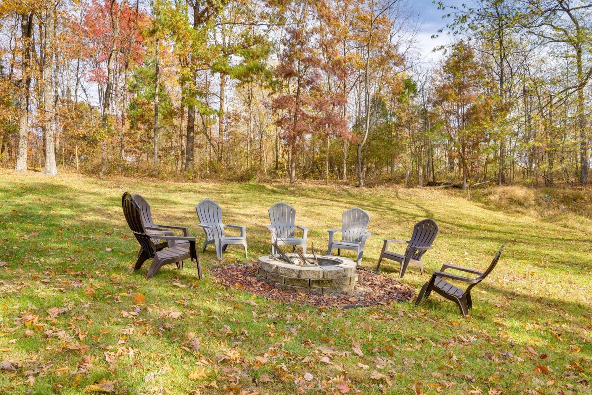 French Lick Getaway With Deck, Grill And Fire Pit!别墅 外观 照片